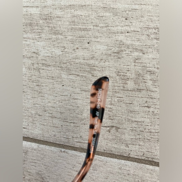 Alex Perry Aviator Rose-Gold Sunglasses - Picture 9 of 11